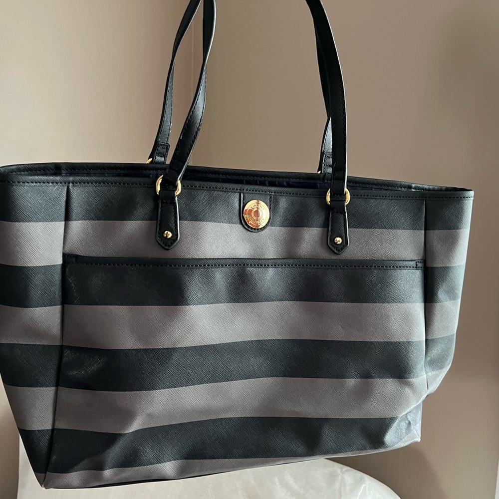 Tommy Hilfiger purse